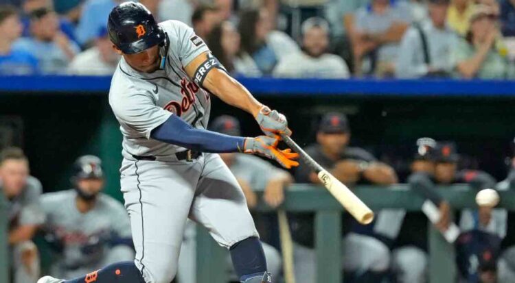 Keith hits 2-run homer as Tigers rally to beat Royals, achieve floor on Twins