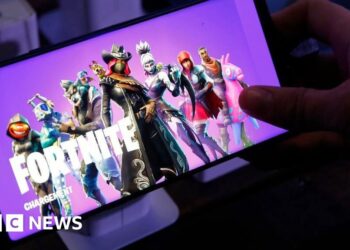 Samsung accused of obstructing Fortnite downloads