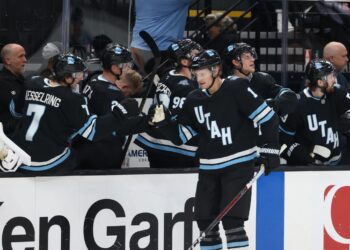 Utah goals to deal with jersey-clad crowd to win over Golden Knights