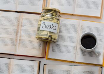 Wish to Grasp Cash? Right here Are 8 Monetary Literacy Books for Teenagers on Amazon