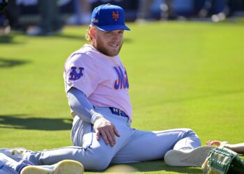 Report: Twins signing OF Harrison Bader