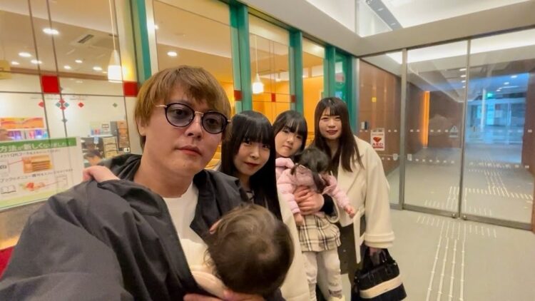 Japanese influencer depends on earnings from 3 wives, aspires to father 54 kids