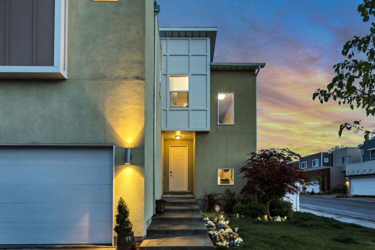 Is Actual Property a Good Aspect Hustle or a Cash Entice? Let’s Break It Down