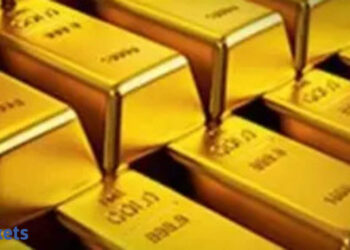 Gold climbs Rs 200 to Rs 99,400/10 gm amid renewed issues over US-China standoff