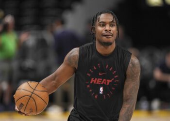 Warmth followers elated after Davion Mitchell’s massive performs propels Miami to playoffs