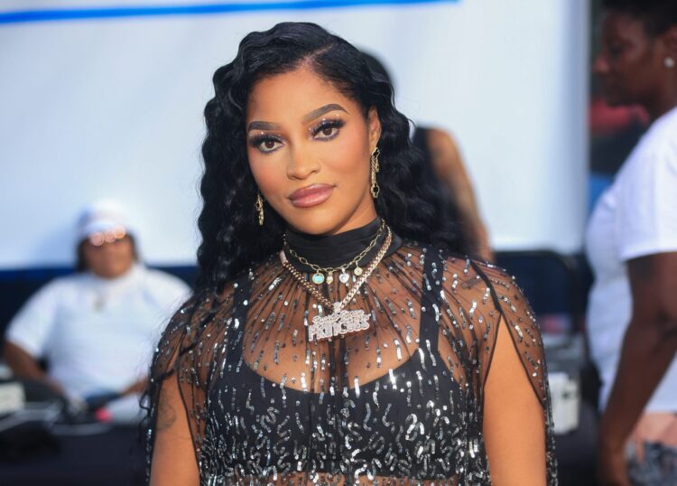 Joseline Hernandez & Bonnie Bella Go Viral With Lobster Date