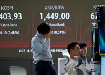 US greenback’s haven standing beneath menace, fund managers warn