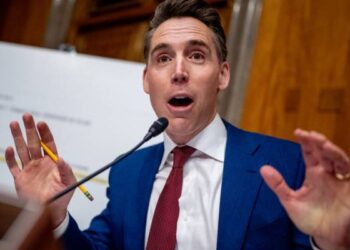Josh Hawley blasts Allstate CEO for making $26M final yr — whereas firm can’t ‘afford’ to pay out claims