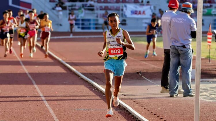 Not barefoot, 13-year-runner claims gold that eluded her final 12 months