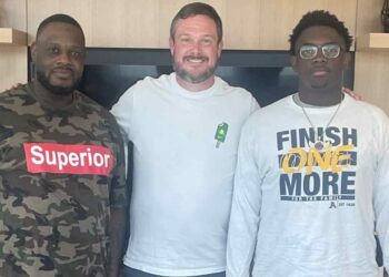 Oregon leads for Rivals250 OL Jayden Dean following first go to