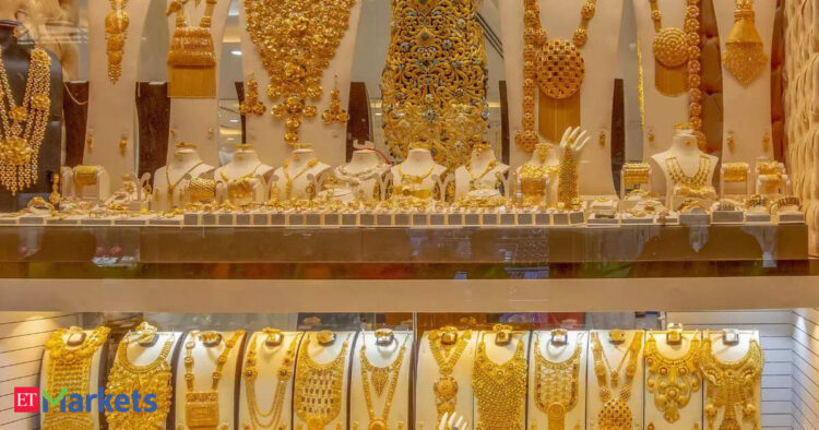 Gold crosses Rs 1 lakh per 10 gm, dampens festive jewelry demand