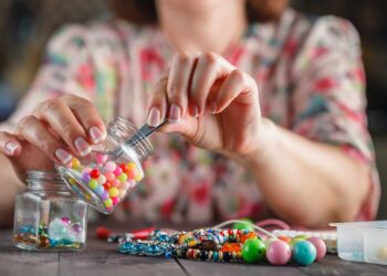 7 Straightforward Craft Initiatives Anybody Can Strive at House