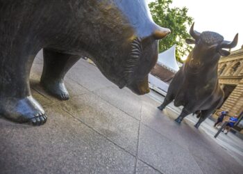 Bearish Bitcoin Dealer Loses $92M as Surge Wipes Out $426M in Quick Liquidations