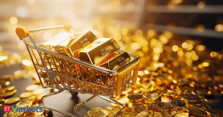 Gold climbs Rs 800 to scale new file of Rs 1,03,420 per 10 gram