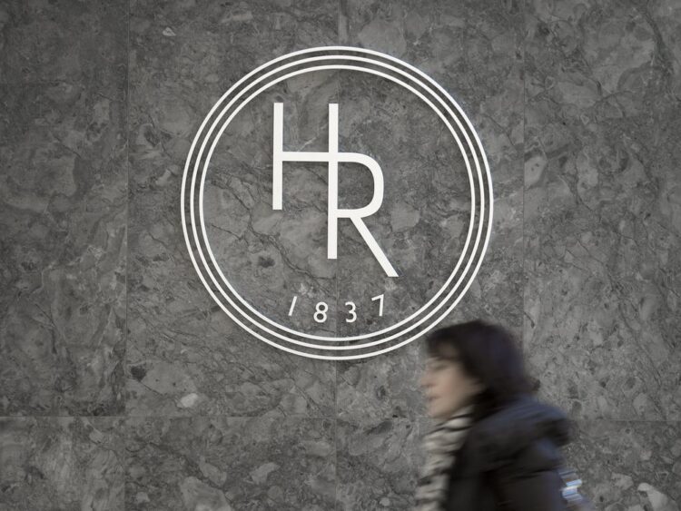 CRA prevails over Holt Renfrew saleswoman in battle over wardrobe deduction