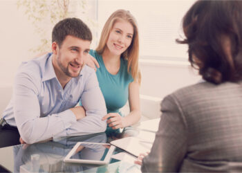 4 Good Cash Strikes That {Couples} With out Youngsters May Be Lacking—Even With Further Cashflow