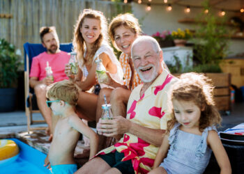 Why Your 55+ Neighborhoods Have Individuals Residing Their With Younger Grownup Kids