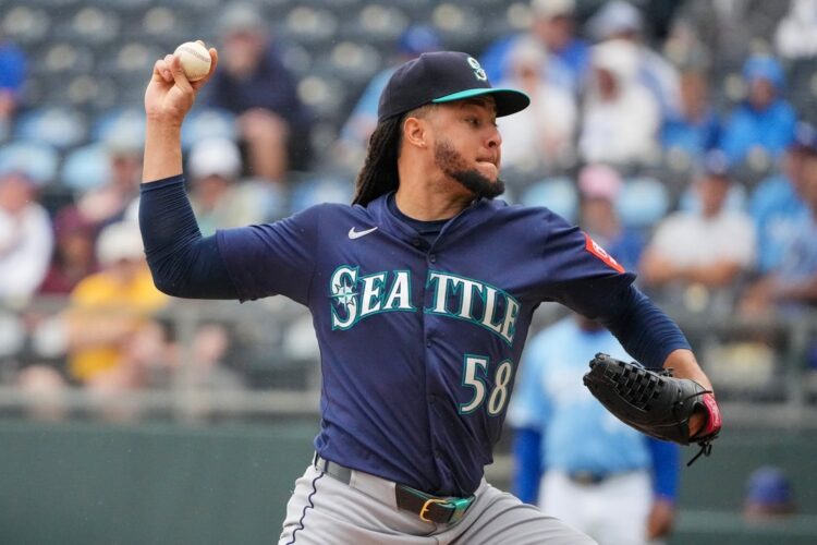 Mariners clean Royals, tying Astros atop AL West forward of huge sequence