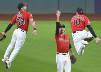 Guardians make historical past as outstanding turnaround continues