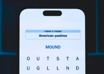 Right now’s NYT Strands Hints, Reply and Assist for Nov. 1 #608