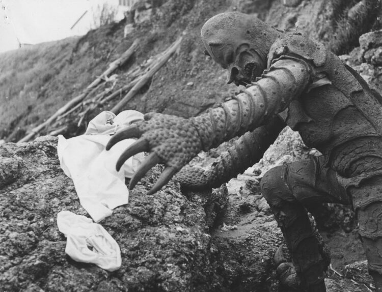 THE MONSTER OF PIEDRAS BLANCAS Free on YouTube in b/w and color!