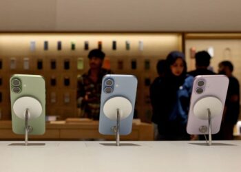 Apple contests India’s antitrust penalty legislation with danger of $38 billion nice, submitting reveals