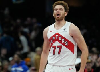 Raptors’ Jamison Battle questionable vs. Pacers with knee contusion