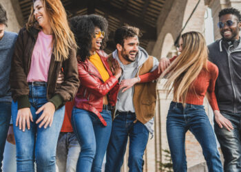 8 Luxurious Properties The place Youngster-Free {Couples} Outnumber Households