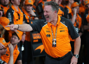 Zak Brown speech at McLaren awards, jokes about Oscar Piastri and Lando Norris video