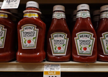 Firms line up $1tn of asset gross sales as activists push break-ups