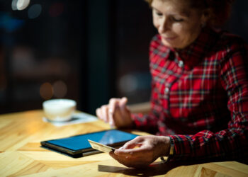 12 Chilly‑Season Banking Methods That Defend Mounted‑Revenue Households