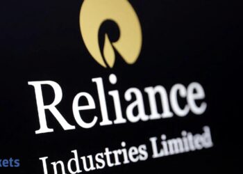 Reliance Industries shares slip 2%, down 8% in 2026. Time to purchase earlier than Q3?