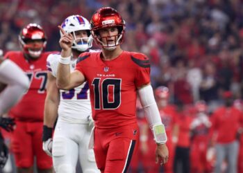 Report: Texans backup QB Davis Mills accessible vs. Steelers