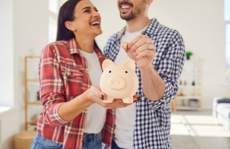 7 Methods Little one-Free {Couples} Quietly Save Extra After the Holidays