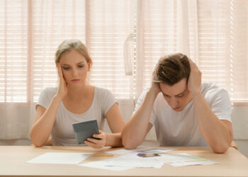 Why Some {Couples} Save Extra But Really feel Much less Safe